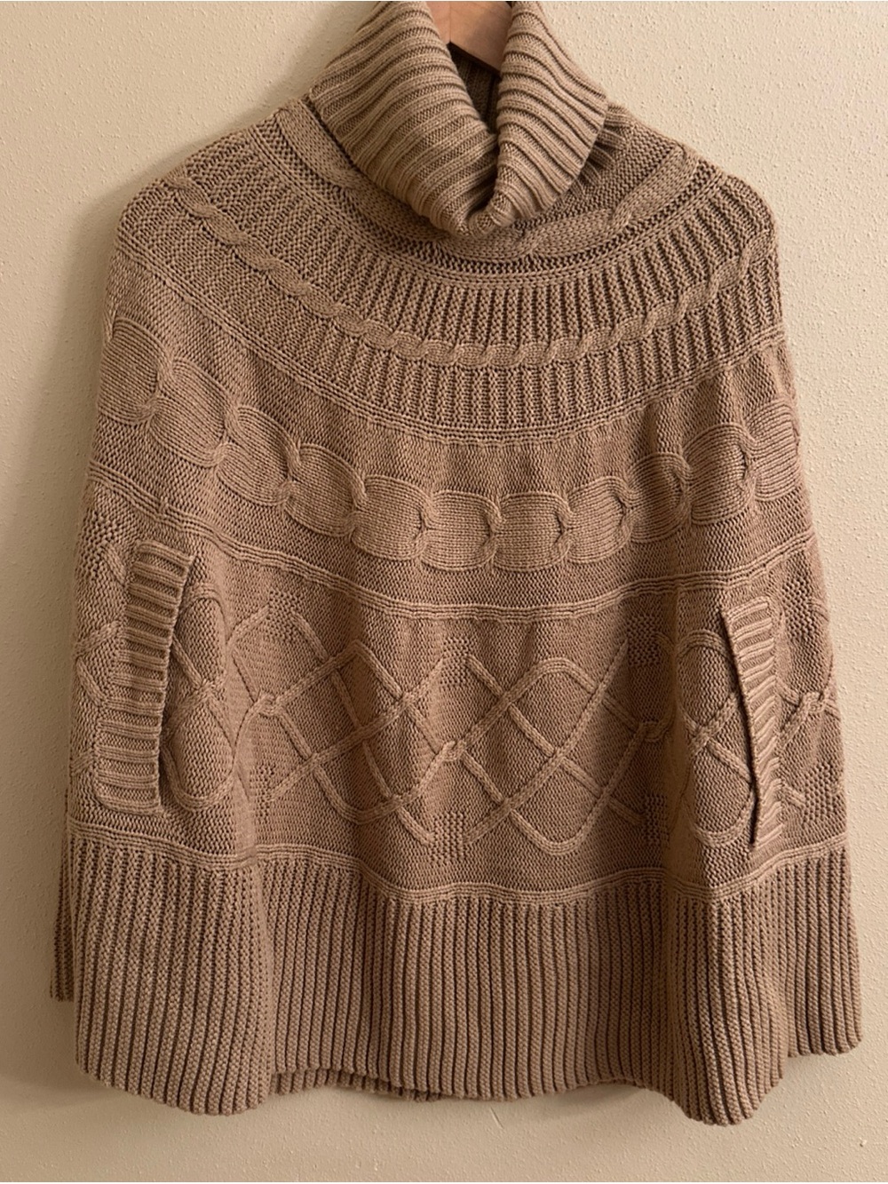 Lord & Taylor Sweater Poncho Cable Knit Cape Fall Preppy Luxury Travel One Size